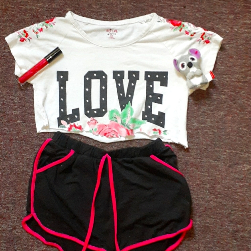 A love crop top with body shorts